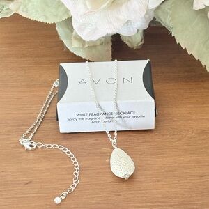 Vintage Avon Organic White Stone Pendant Necklace Textured Silver Chain NIB 356